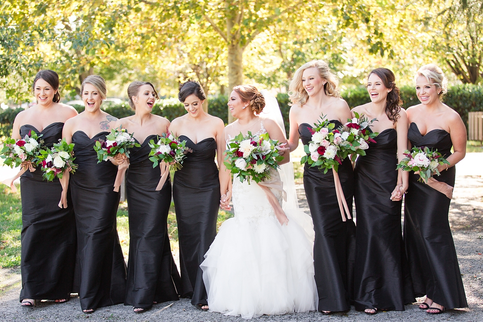 Черное платье подружки невесты