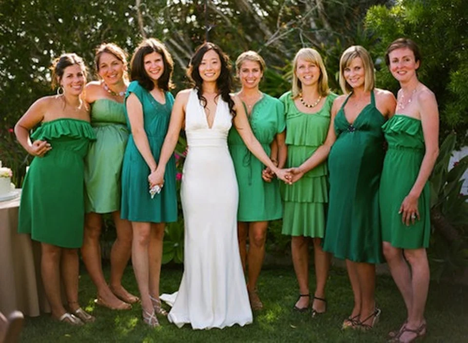 Платья подружек невесты в зелёном цвете короткие