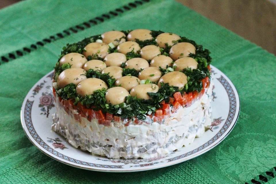 Салат с грибами шампиньонами