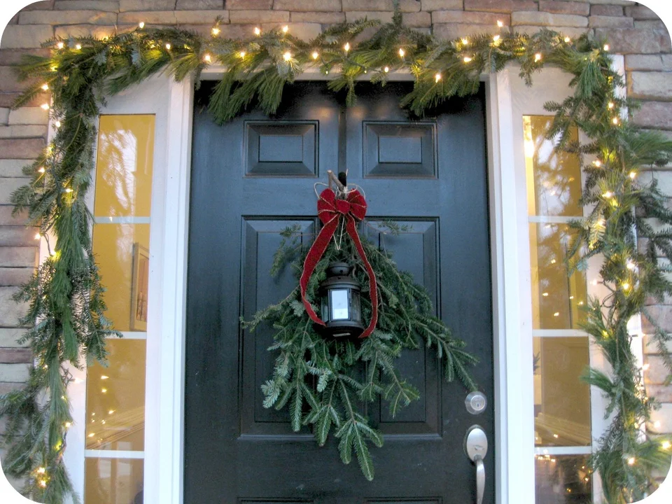 Новогоднее украшение двери