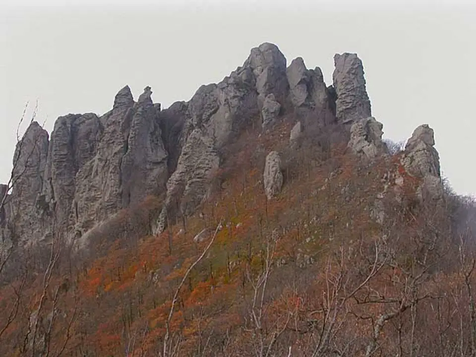Скалы горы