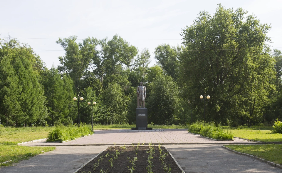 Памятник тургенева мценск