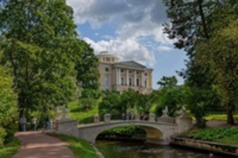 Павловский дворец и парк в санкт-петербурге