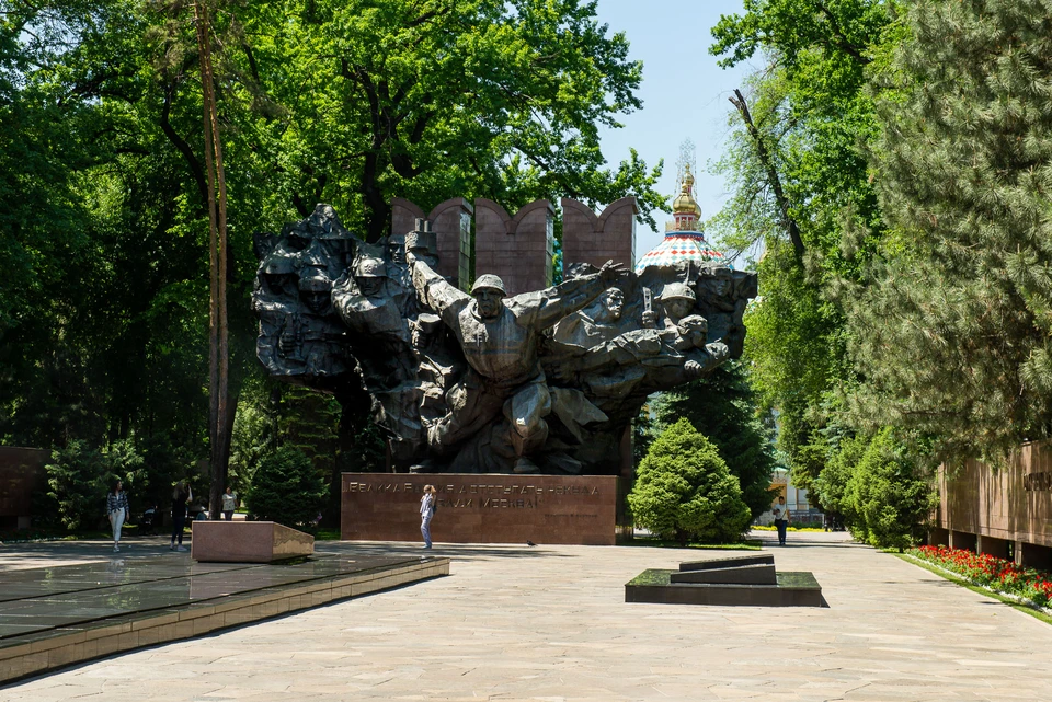 Памятник 28 панфиловцам в москве