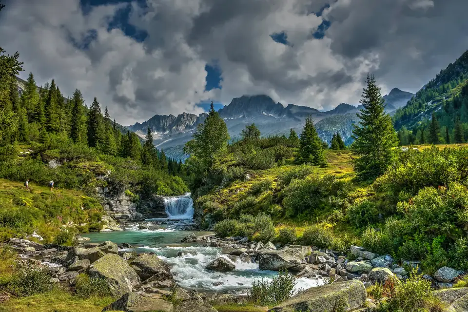 Горная река в альпах