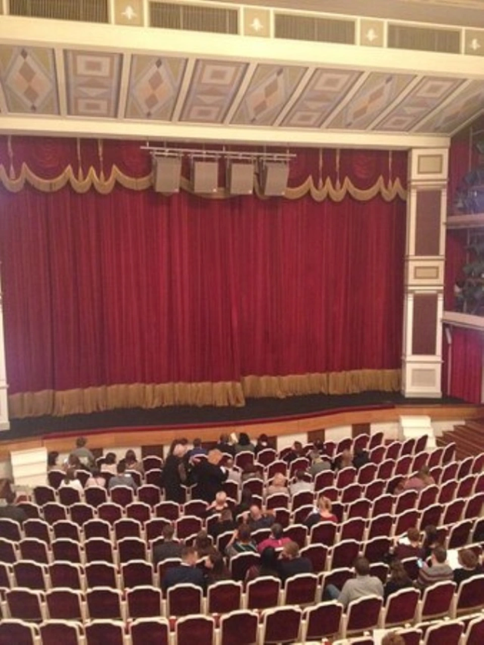 малый театр сцена на ордынке зал