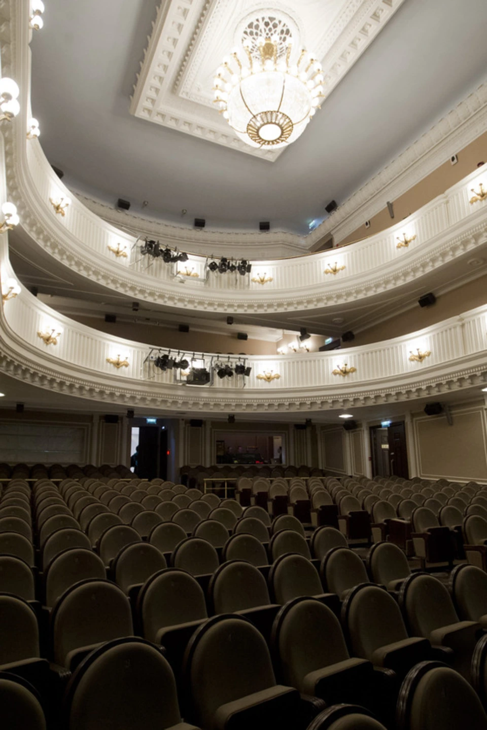 пушкинский театр основная сцена