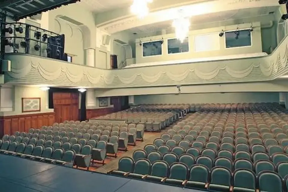 Санкт-петербургский академический театр комедии имени н. п. акимова