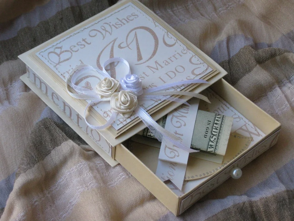 Свадебная коробка для денег
