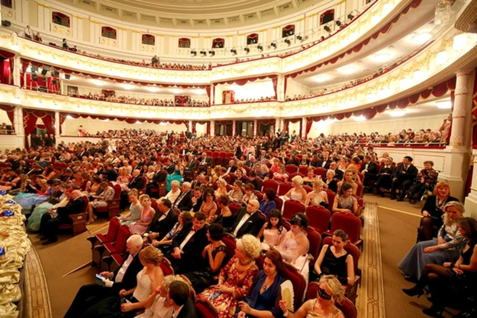 Большой театр оперы и балета минск внутри