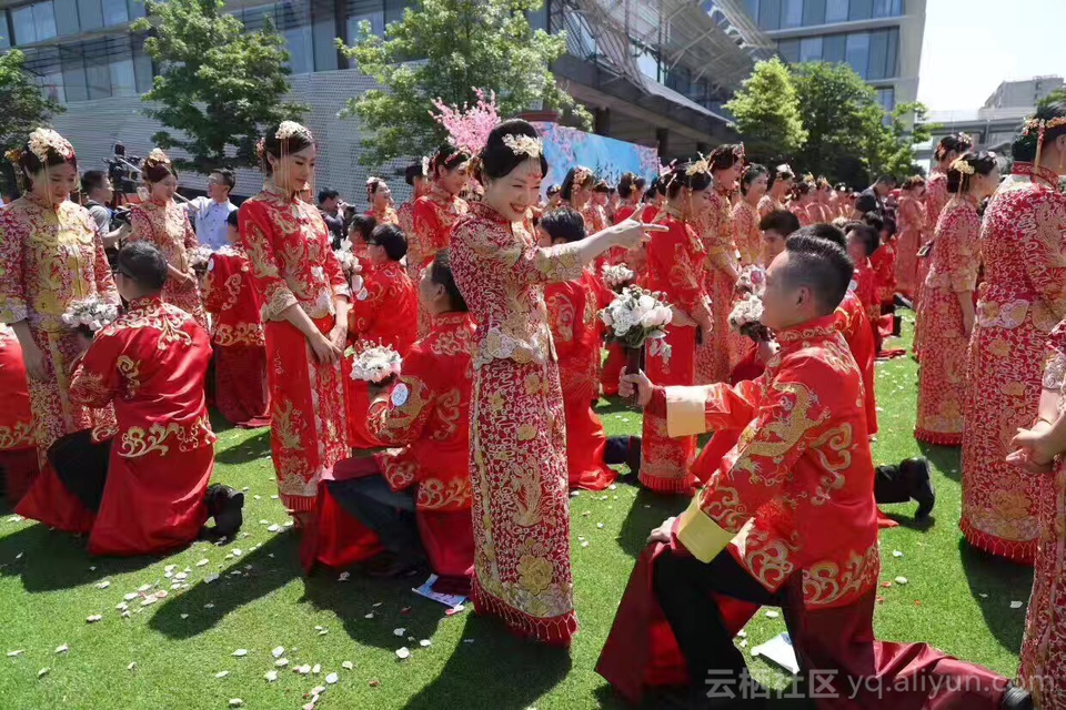 Общественные свадьбы в китае