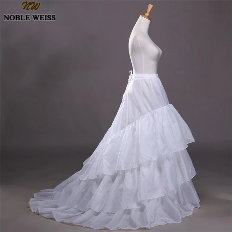 Бальное платье белое