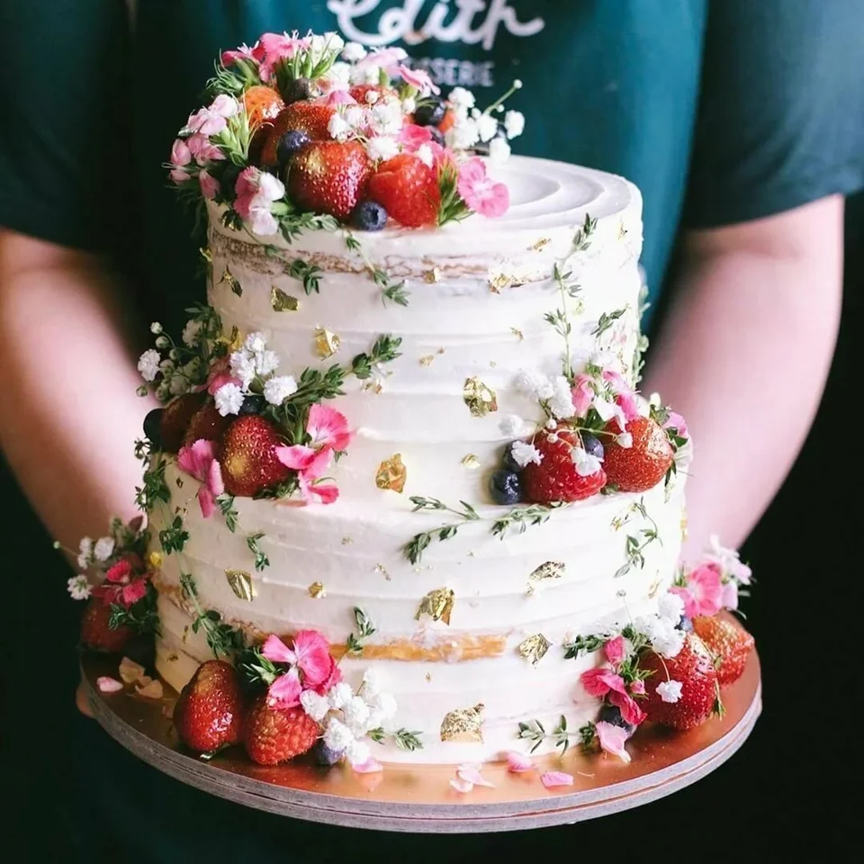 Свадебные торты с ягодами