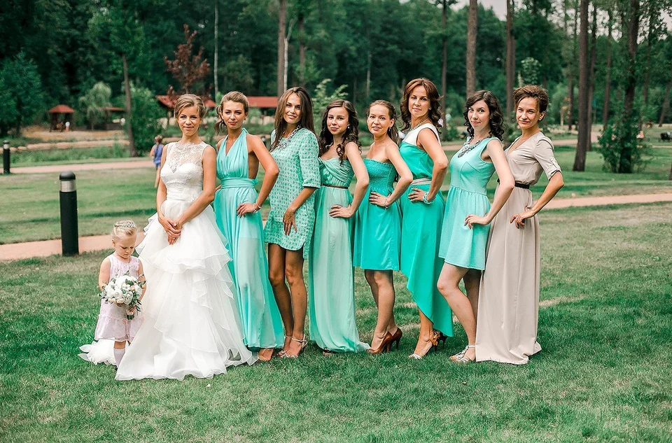 Подруги невесты в бирюзовых платьях