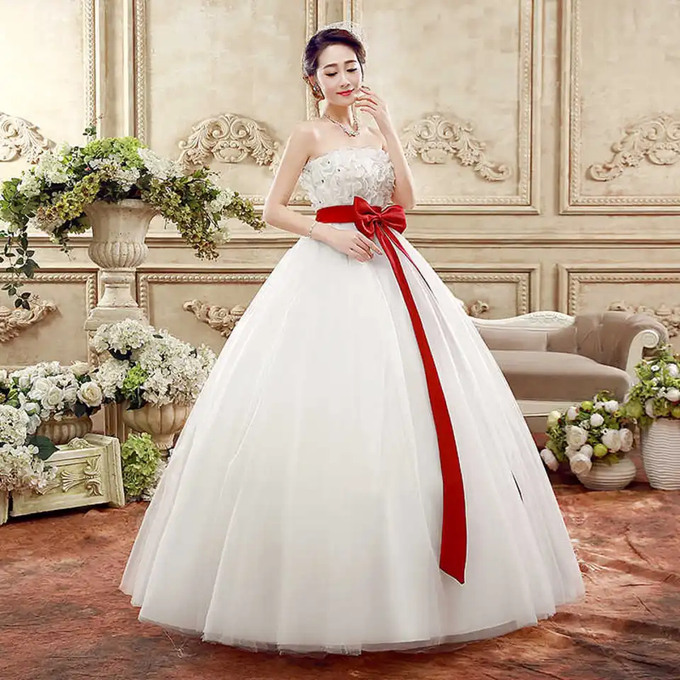 Красно белое свадебное платье