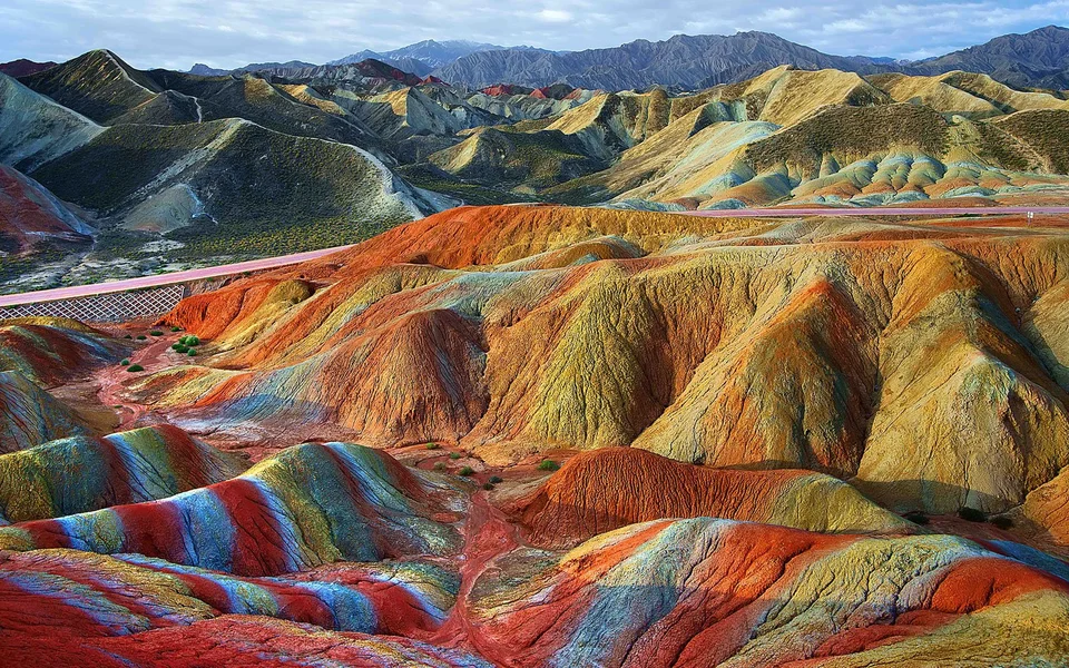 Цветные горы в перу