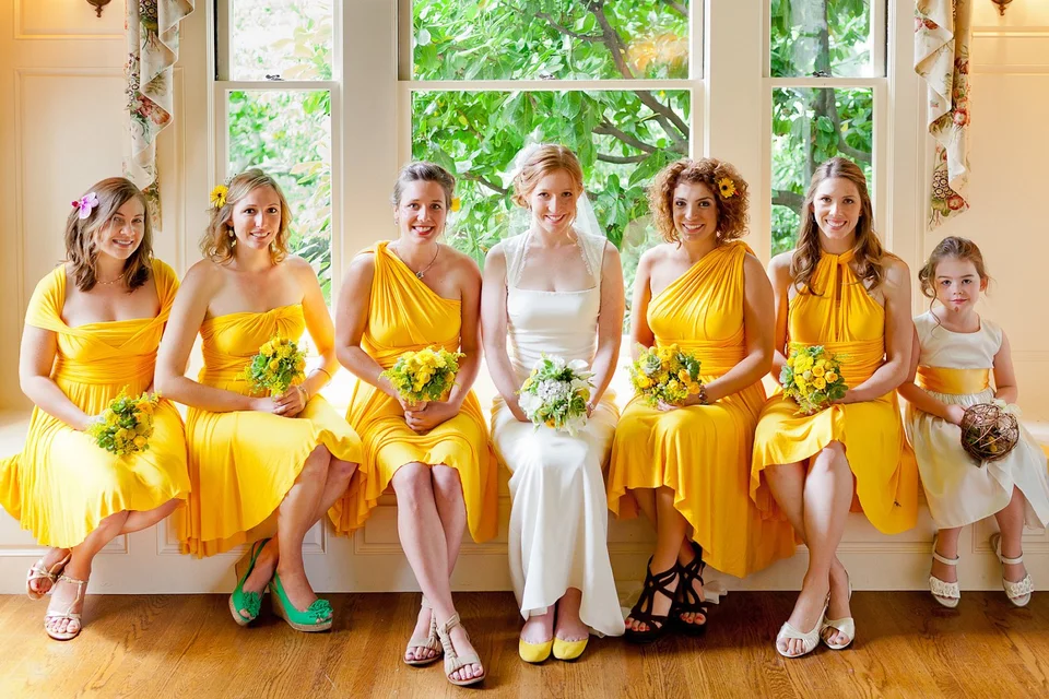 Подруги невесты в желтом
