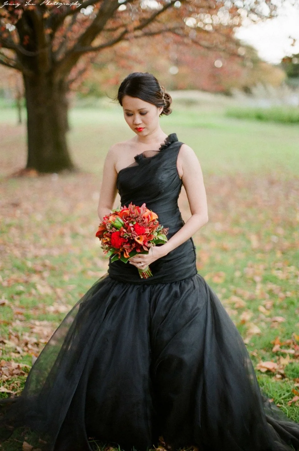 Свадебные платья черного цвета