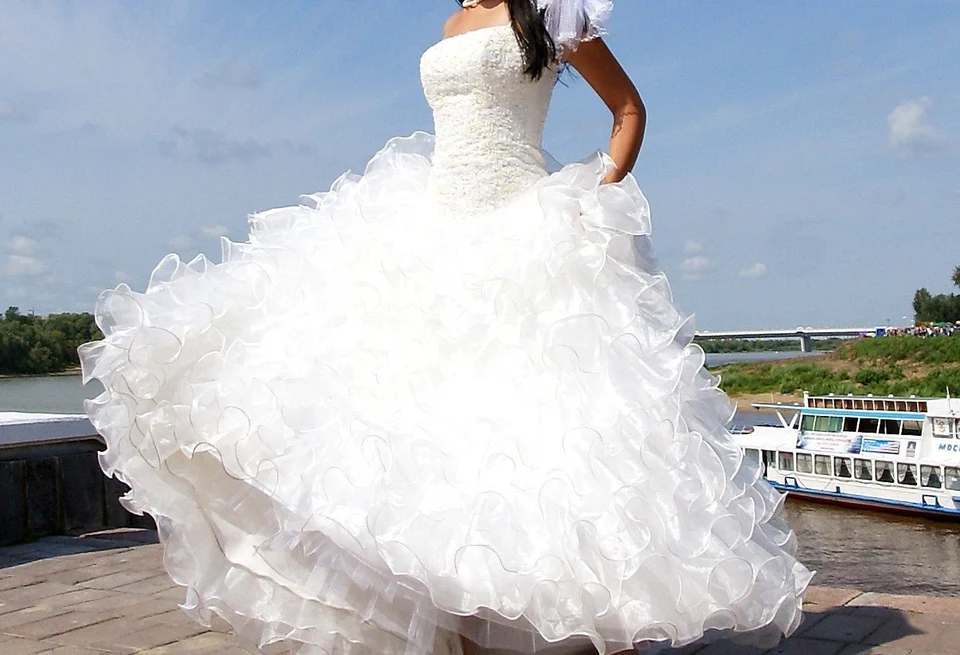 Прокат свадебных платьев