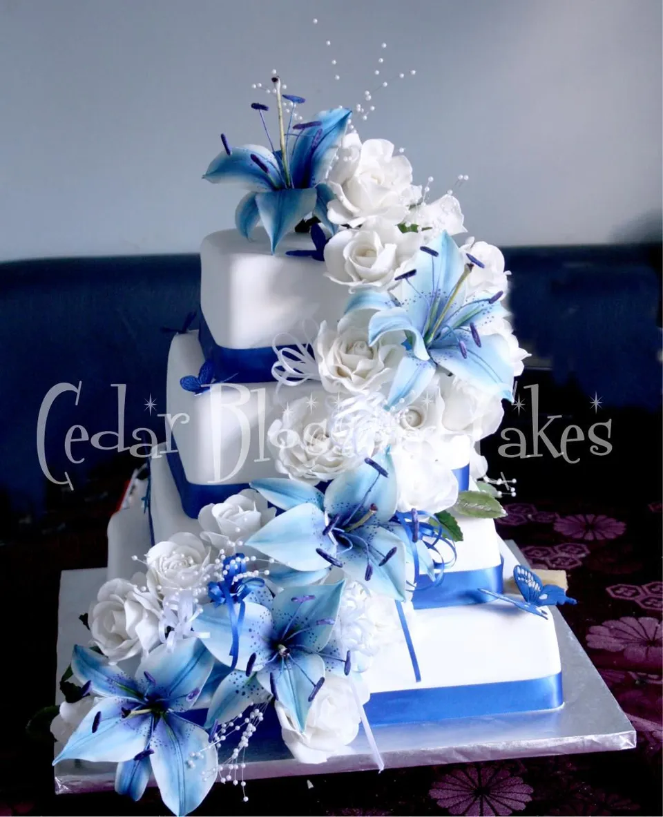 Свадебный торт синий