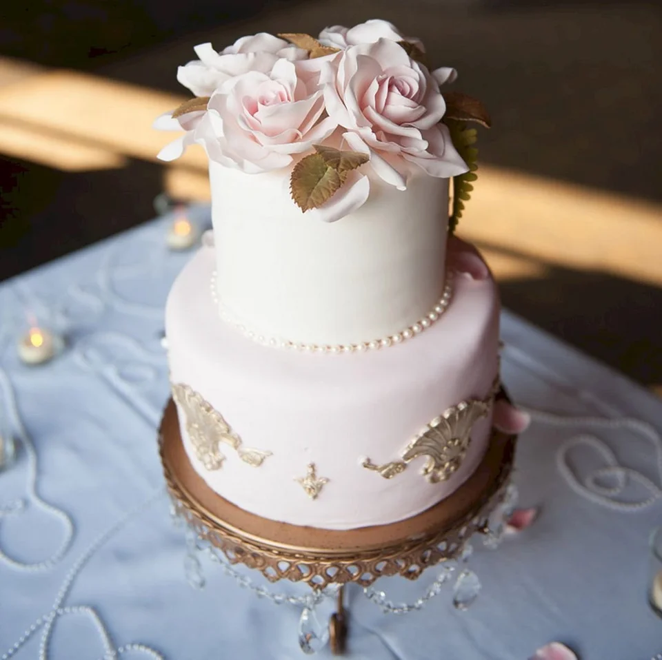 Оформление свадебного торта