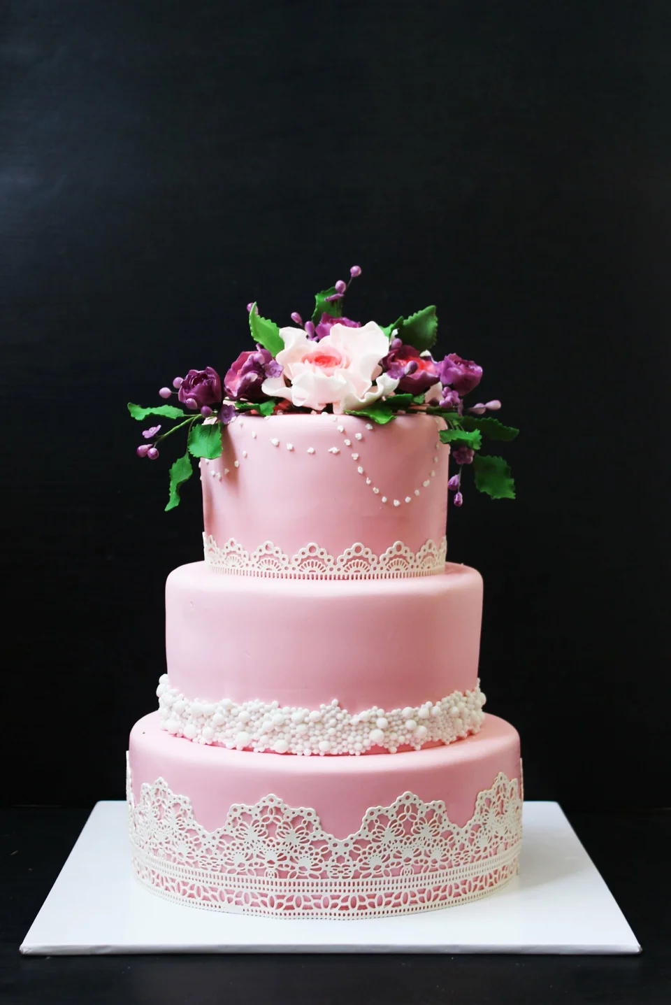 Свадебный торт розовый