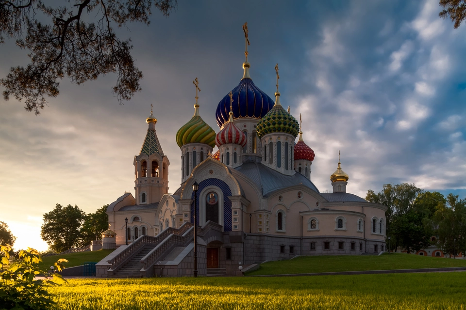 Красивые храмы москвы