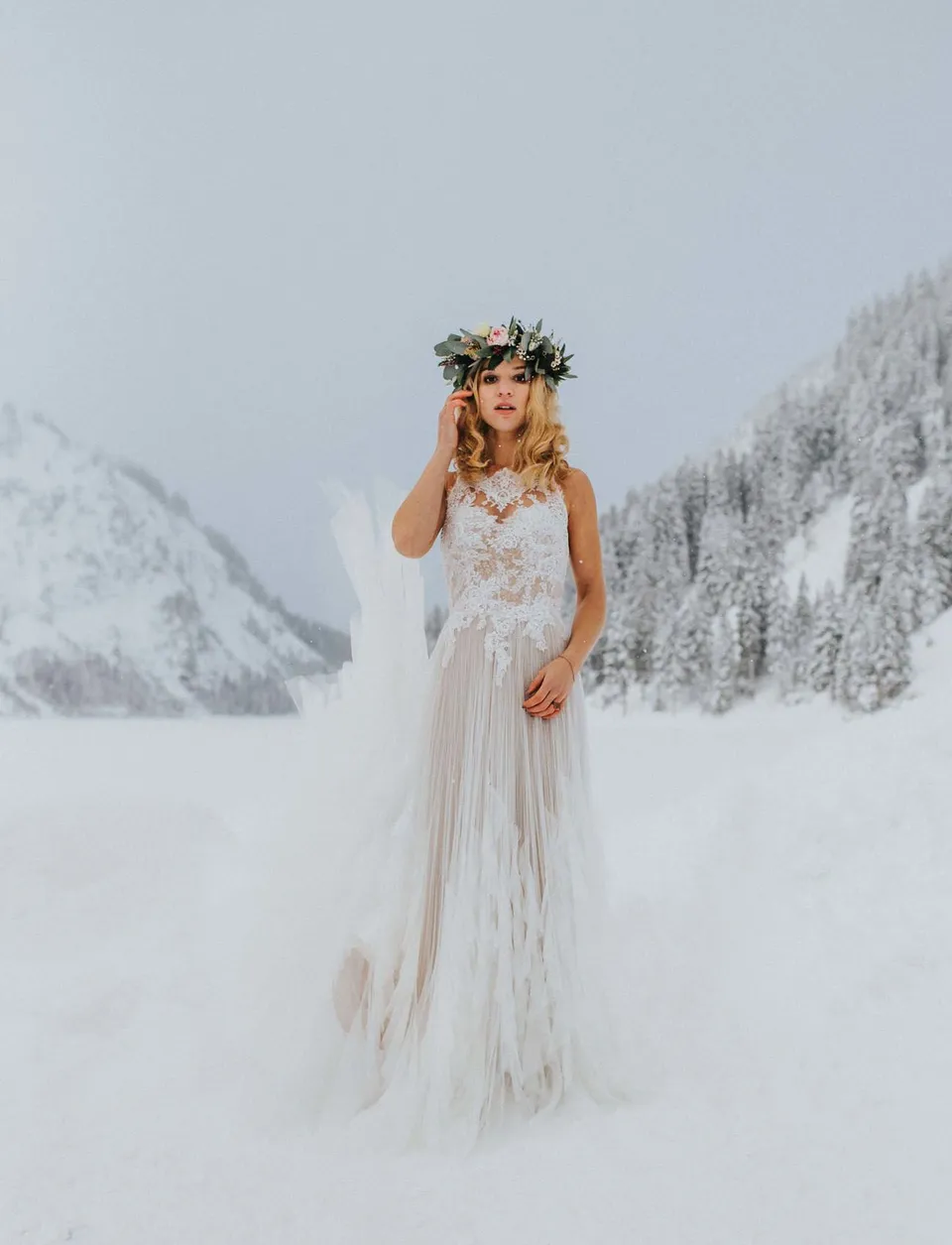 Зимние свадебные платья в стиле бохо